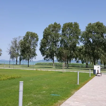 Lelle B21 Apartamento Balatonlelle