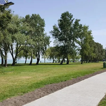 Lelle B21 Apartamento Balatonlelle